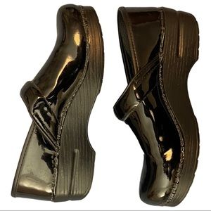 Women’s dansko shoes